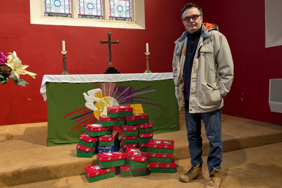 Operation Christmas Child in Lye.jpg