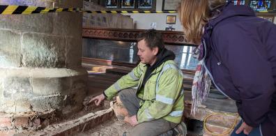 Looking at the stone pillar at Malvern Priory_header.jpg