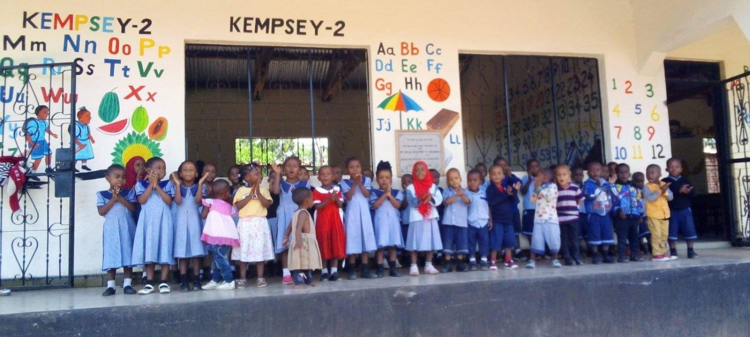 Children outside a classroom in Chamwino